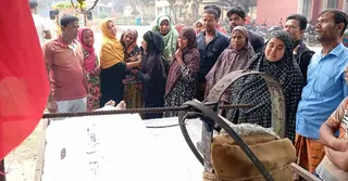 পাবনায় ভ্যান ছিনতাইয়ের সময় চাচাতো ভাইকে হত্যার অভিযোগ; আটক ৩